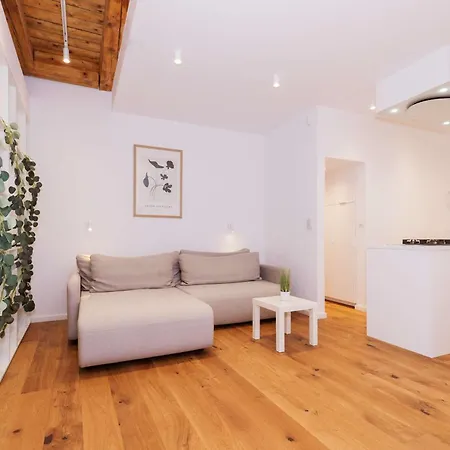 Minimalist Scandi Stay - Cozy & Stylish Bratislava Exterior photo