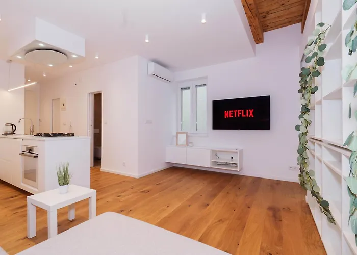 Minimalist Scandi Stay - Cozy & Stylish